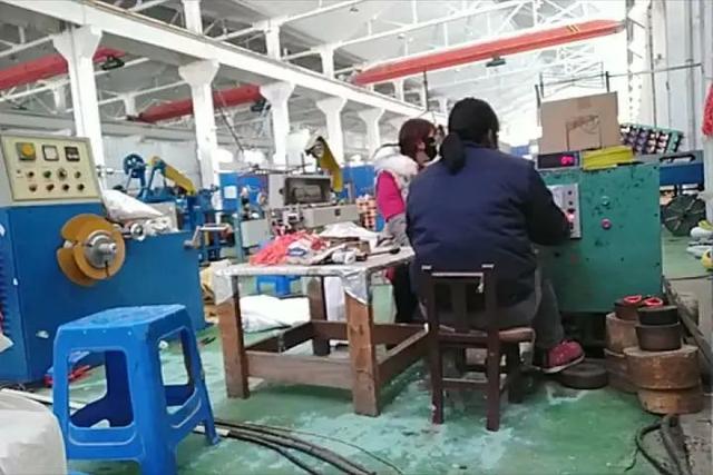 “銅包鋁的，兩三年可能就壞了”，記者暗訪發(fā)現(xiàn)消防電線背后貓膩